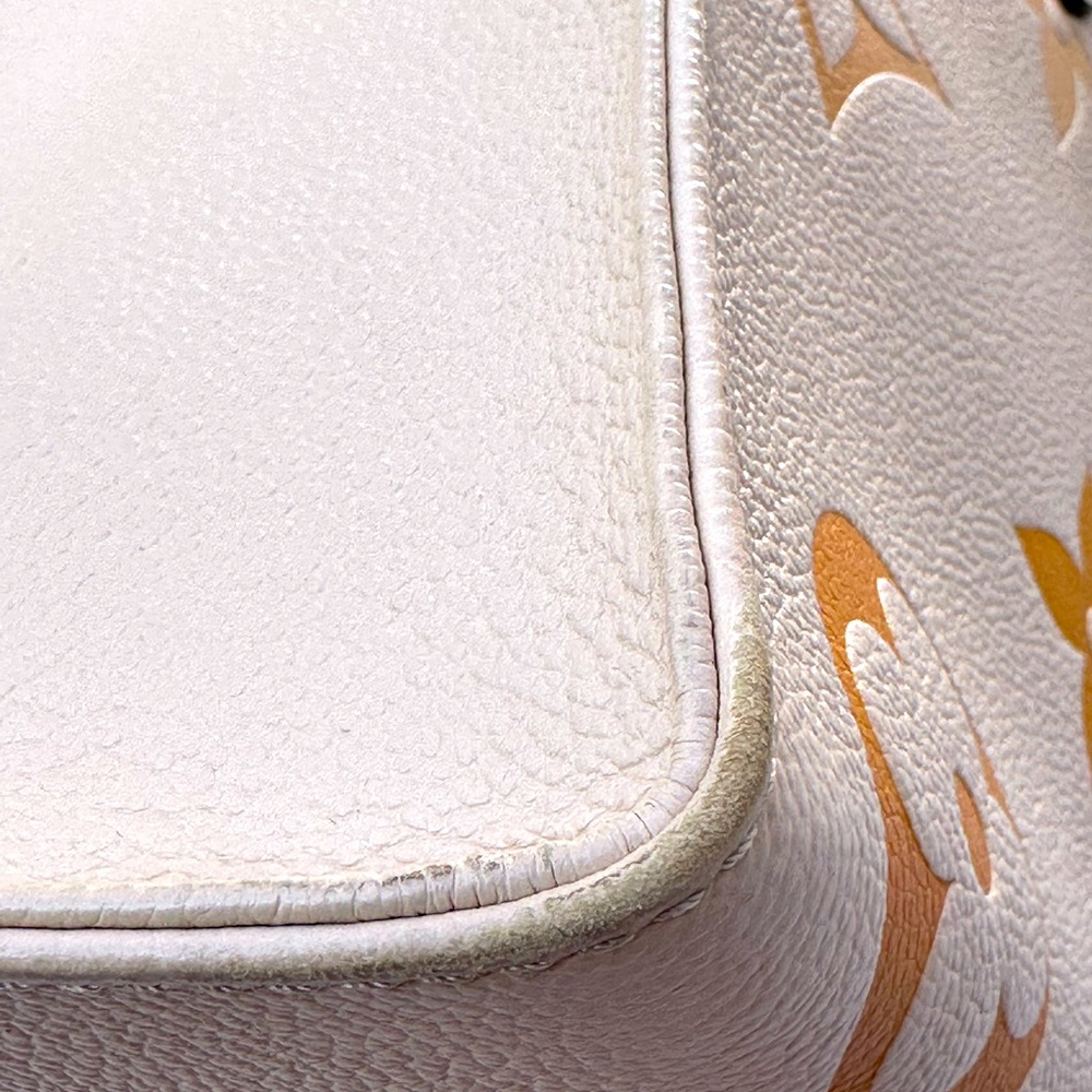 LOUIS VUITTON “ON THE GO” MM LIMITED EDITION. 🔥🔥🔥 - Picture 12 of 15
